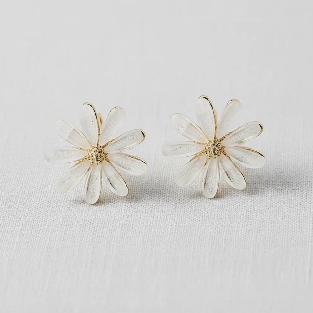 Daisy Crystal Stud Earrings (2712)